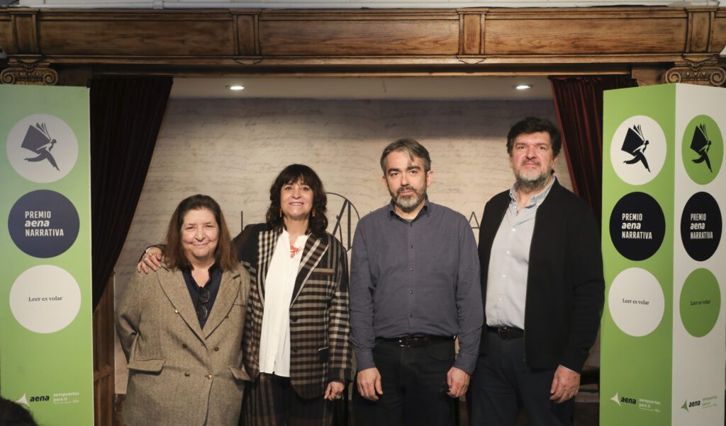  De izquierda a derecha, Nuria Azancot (miembro del equipo de preselección), Rosa Montero (presidenta del jurado), Jesús García Calero (secretario del jurado) y Antonio Martínez Asensio (miembro del equipo de preselección). 