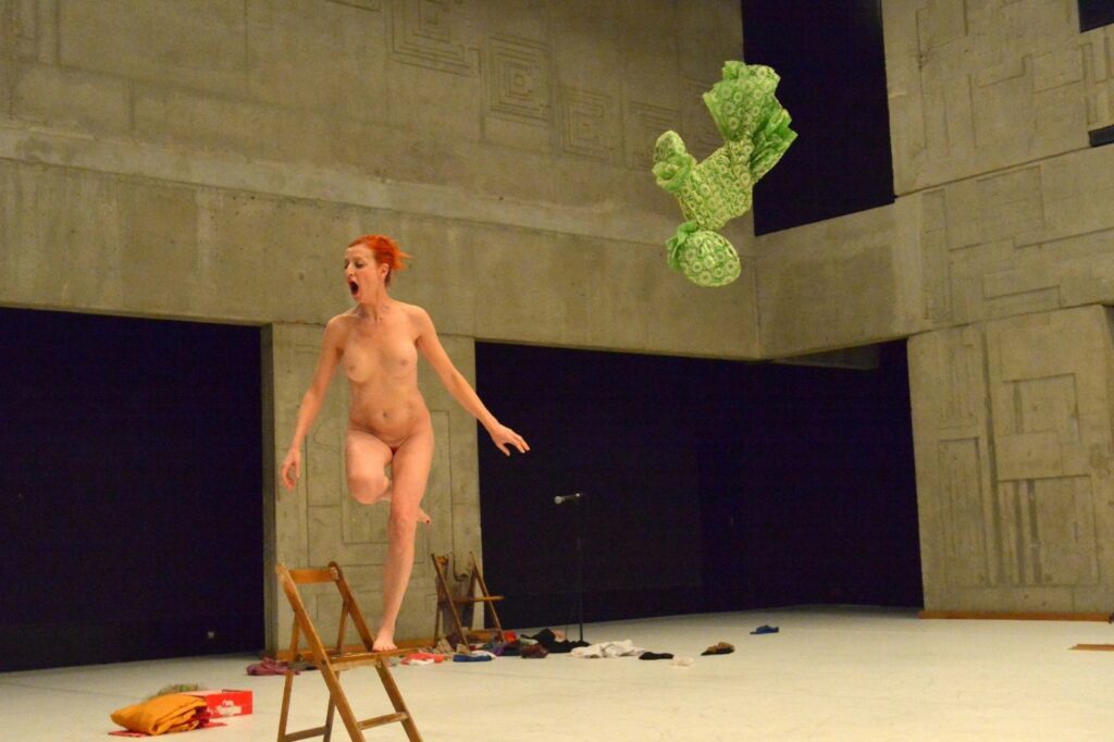 La Ribot, "Oh Compositione", 1997. Foto: Caroline Morel Fontaine.