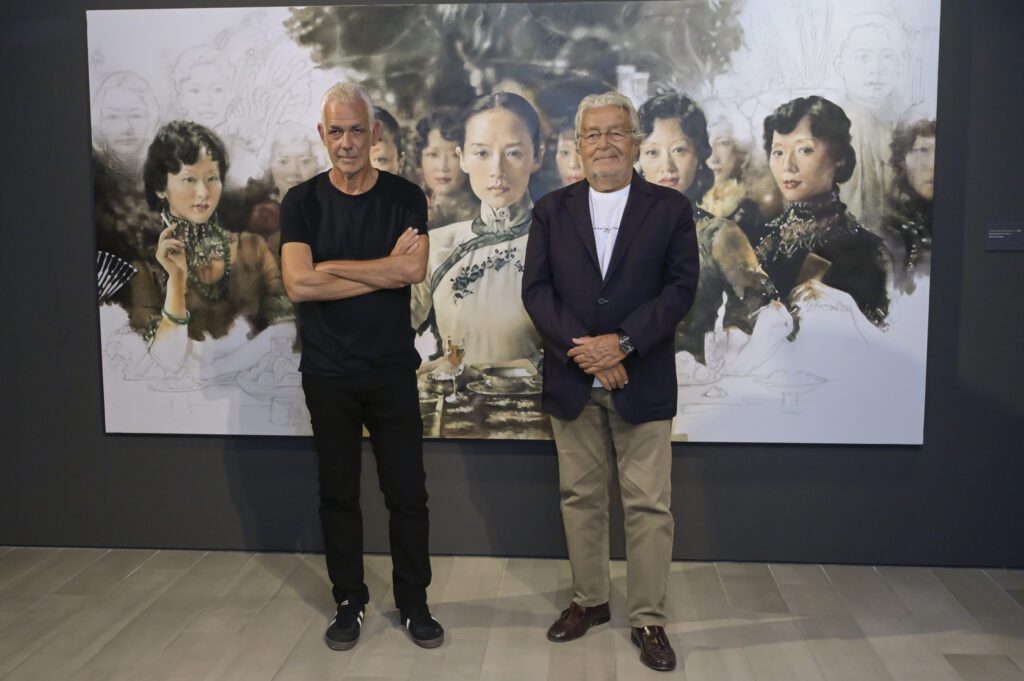 Girbent, a la izquierda, y Rafael Alcón, presidente de Fundación Bancaja, en la presentación de la exposición 'Girbent. Pintar en el siglo XXI'.